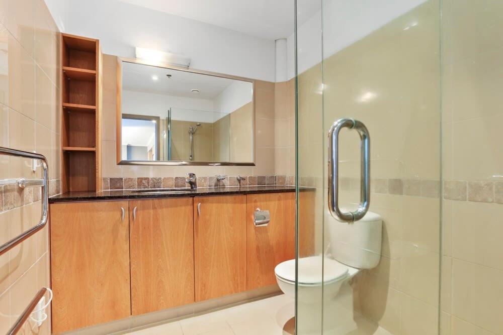 Beautiful Renovated 2 X Bdrm,Perfect Location Apartman Auckland Kültér fotó