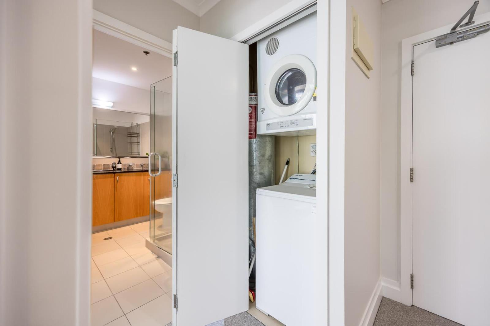 Beautiful Renovated 2 X Bdrm,Perfect Location Apartman Auckland Kültér fotó