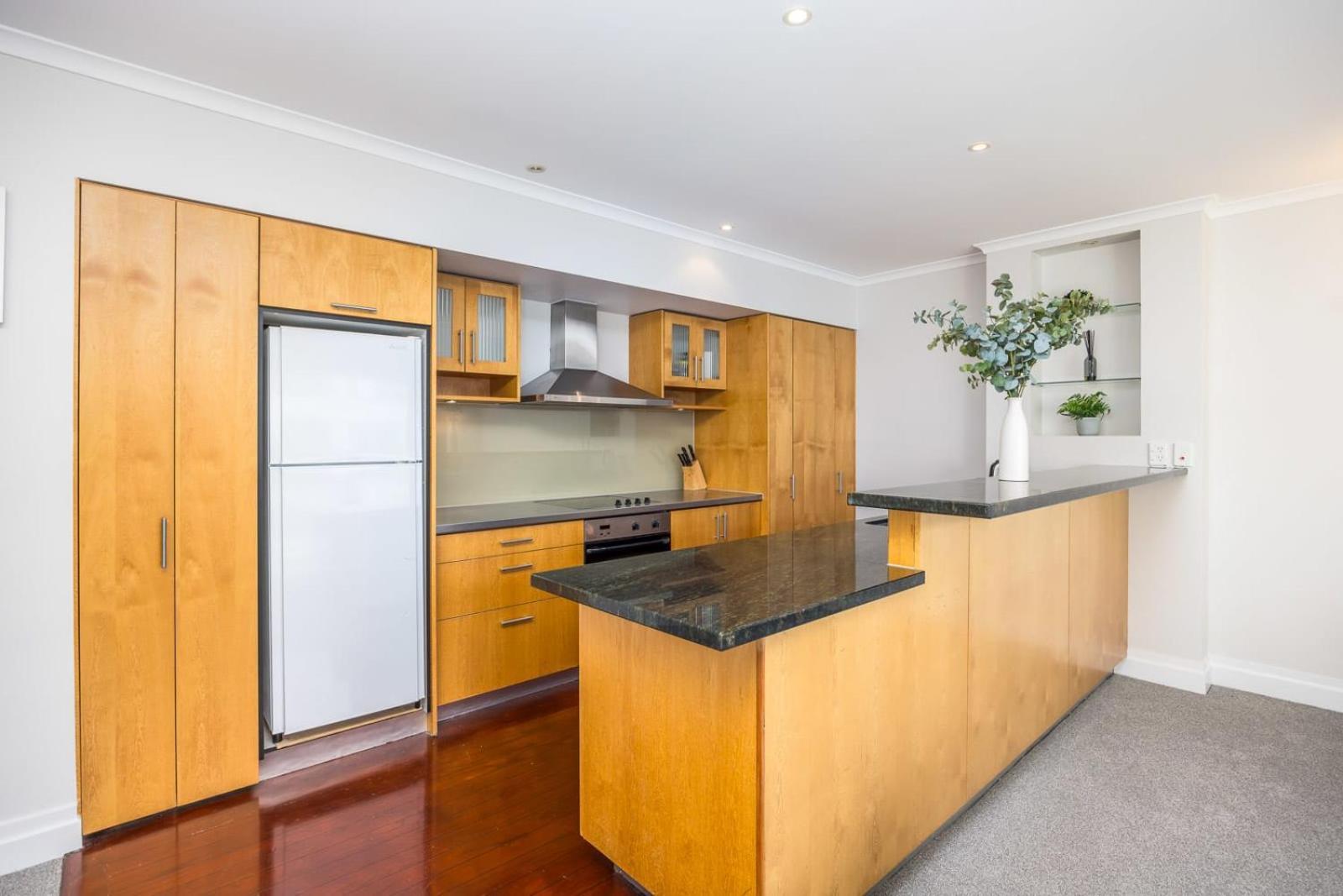Beautiful Renovated 2 X Bdrm,Perfect Location Apartman Auckland Kültér fotó