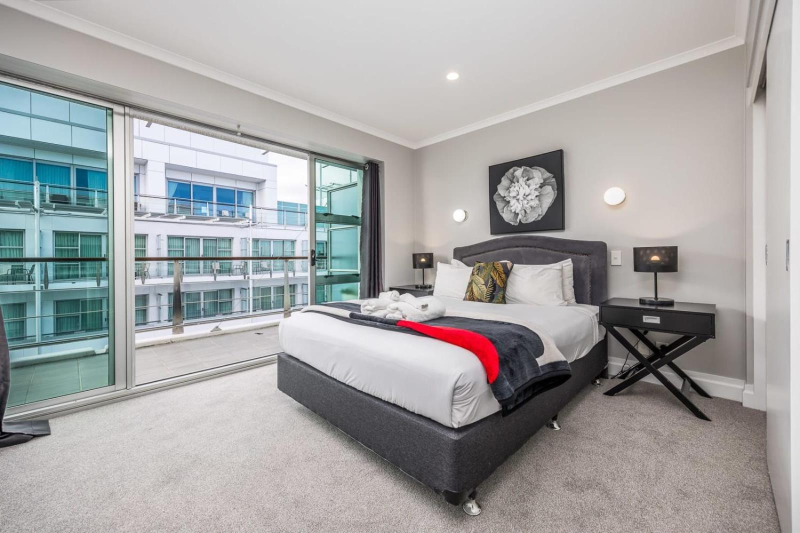 Beautiful Renovated 2 X Bdrm,Perfect Location Apartman Auckland Kültér fotó