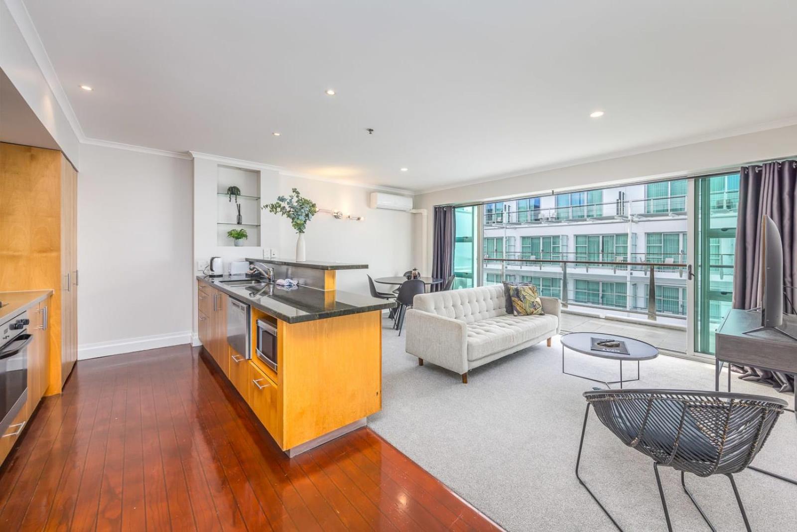 Beautiful Renovated 2 X Bdrm,Perfect Location Apartman Auckland Kültér fotó