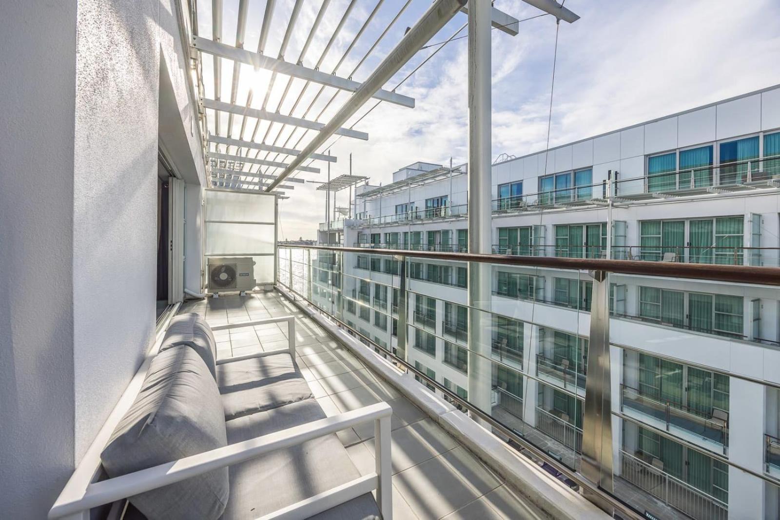 Beautiful Renovated 2 X Bdrm,Perfect Location Apartman Auckland Kültér fotó